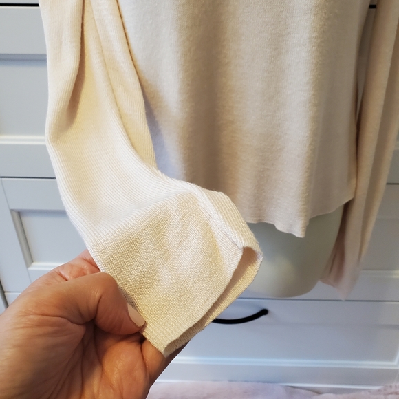 💗SOLD💗 Esqualo Open Shoulder Ruffle Sleeves Light Knit Sweater - Picture 6 of 11